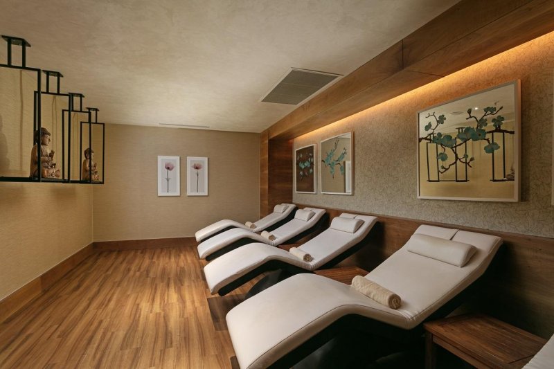 Antalya utazás Titanic Deluxe Lara