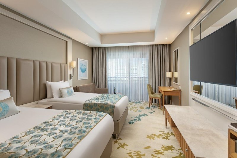 Antalya utazás Titanic Deluxe Lara