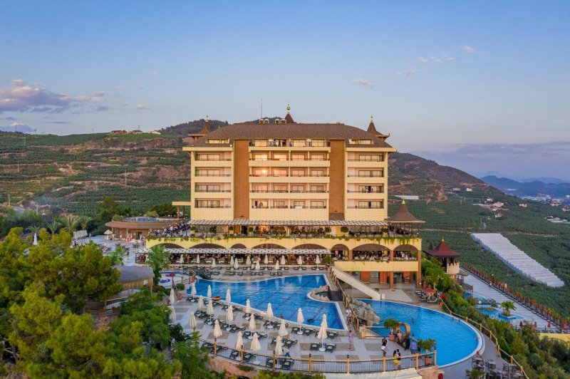 Alanya utazás Utopia World Hotel