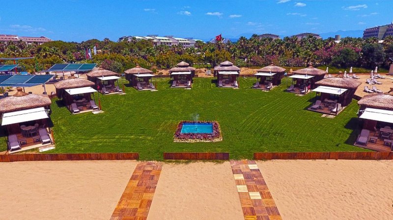 Vonresort Golden Coast Hotel Side