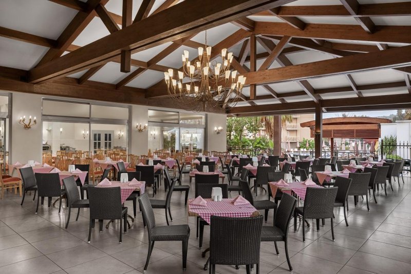 Kemer utazás Akka Claros Hotel