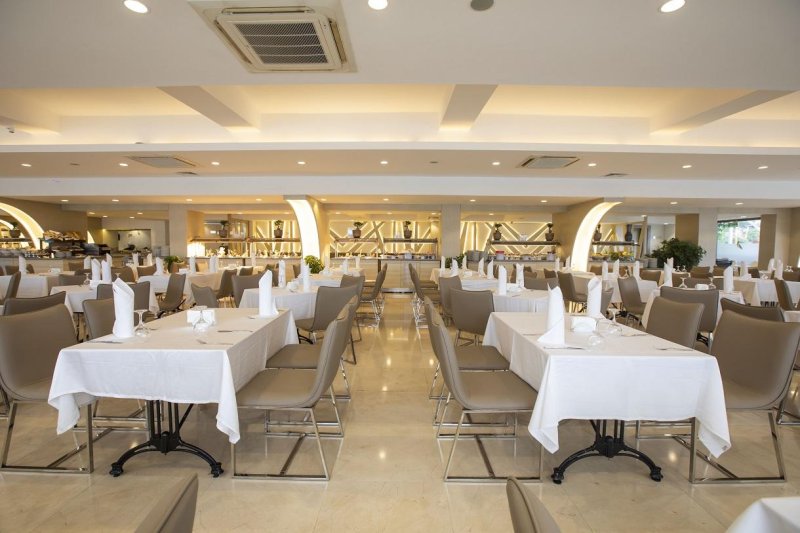 Antalya utazás Club Falcon Hotel