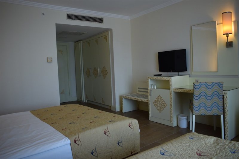 Side utazás Crystal Admiral Resort Suites & Spa