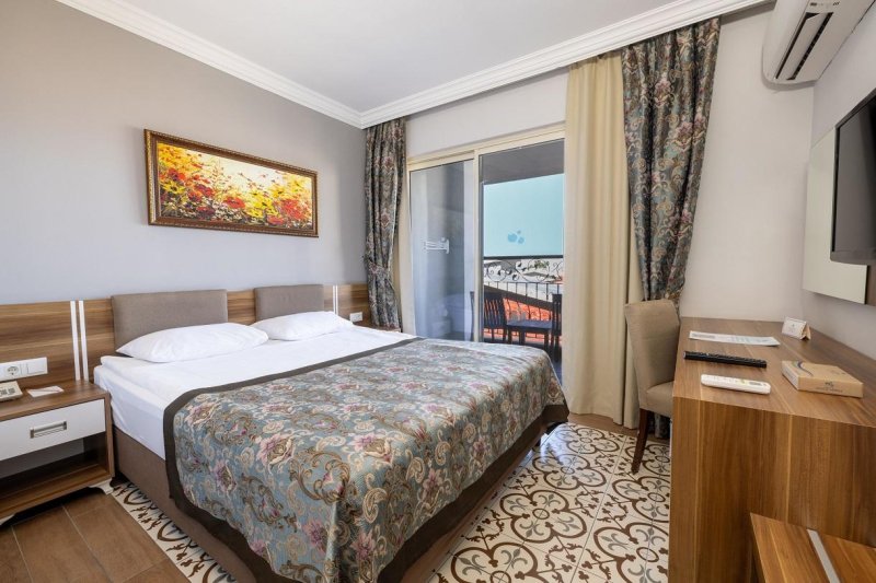 Kemer utazás Crystal Aura Beach Resort & Spa