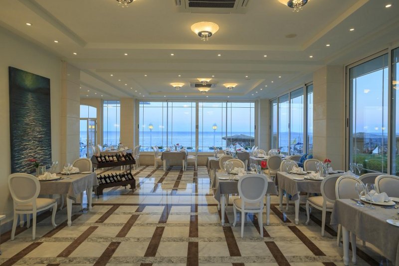 Kemer utazás Dobedan World Palace Kemer (ex.alva Donna World)