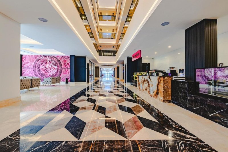 Antalya utazás Granada Luxury Red