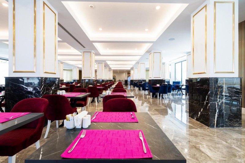 Antalya utazás Granada Luxury Red