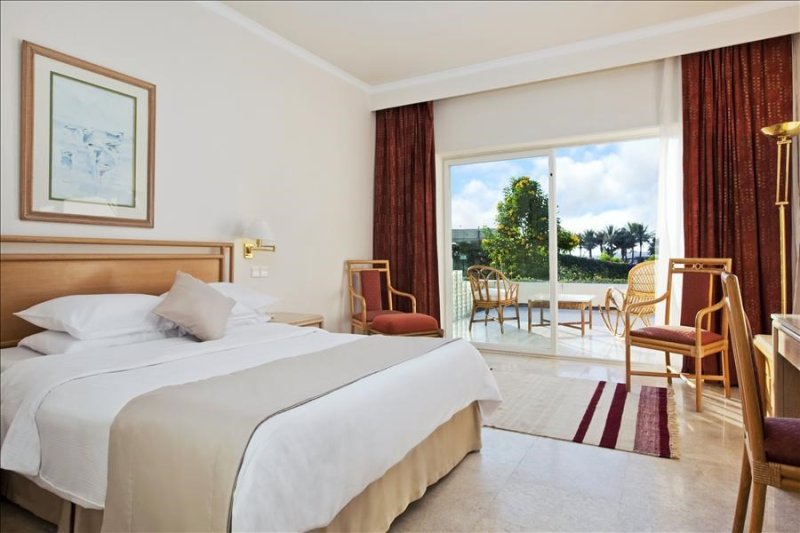 Hurghada utazás Hilton Hurghada Plaza