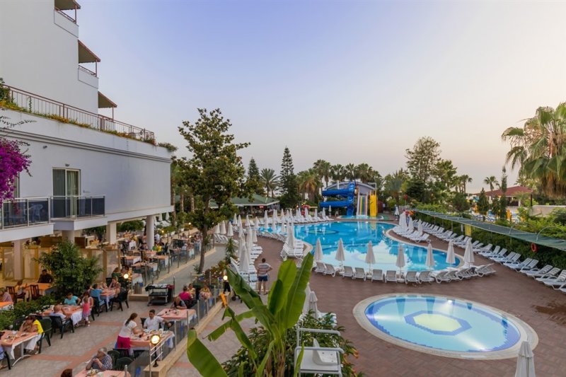 Alanya utazás Holiday Park Resort