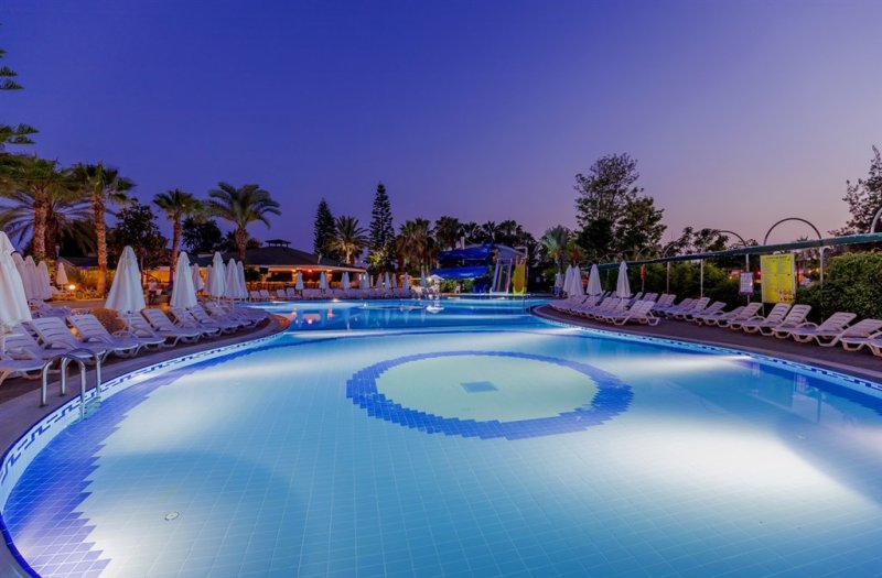 Alanya utazás Holiday Park Resort