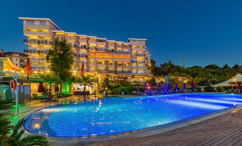 Alanya utazás Justiniano Deluxe Resort