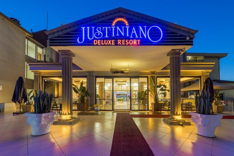 Alanya utazás Justiniano Deluxe Resort