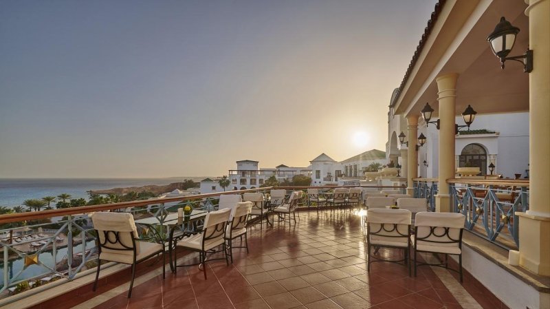 Cai Combo - Pyramids Resort Jaz + Park Regency