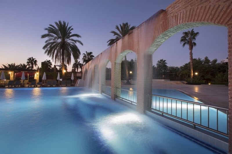 Kemer utazás Kilikya Resort Camyuva