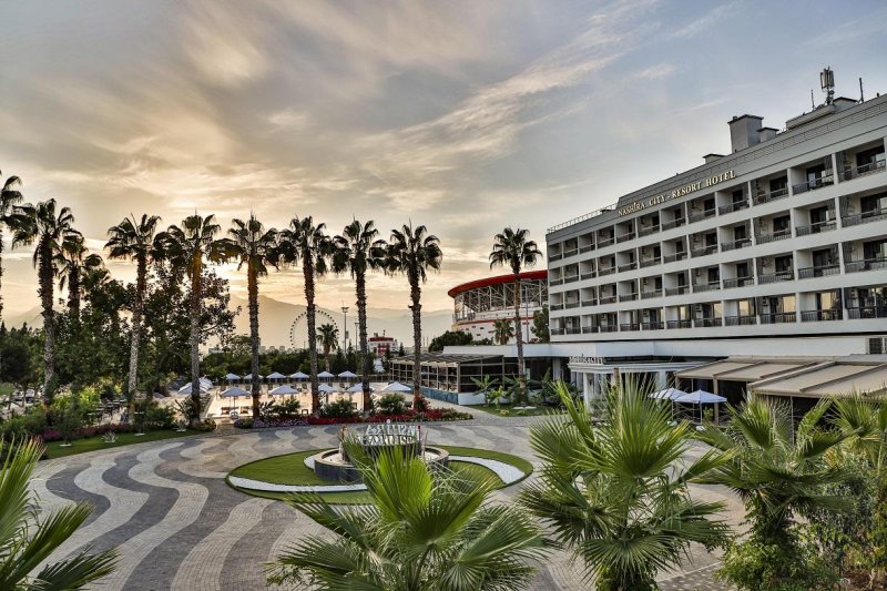 Antalya utazás Nashira City Resort Hotel