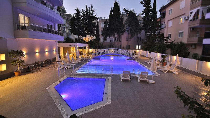 Alanya utazás Ramira Joy