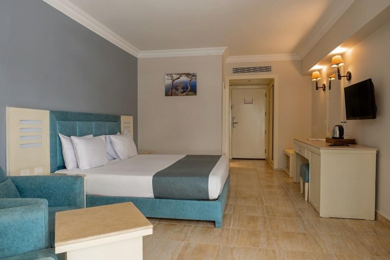 Hurghada utazás Sunrise Alora Aqua Park Resort