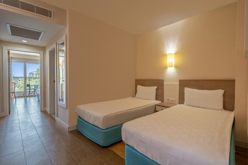 Side utazás Sunrise Queen Resort Hotel