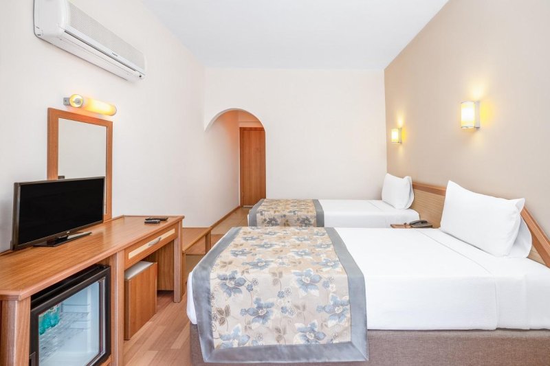 Alanya utazás Villa Sunflower Beach Hotel 