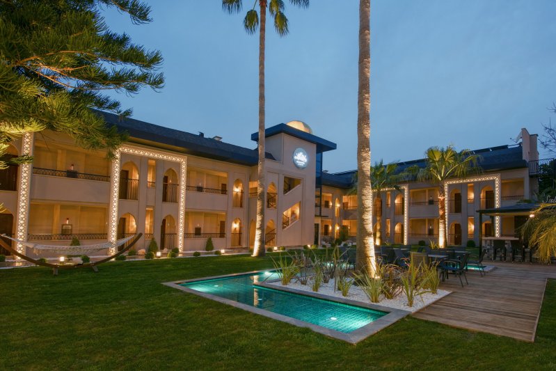 Alanya utazás Alaaddin Beach Hotel