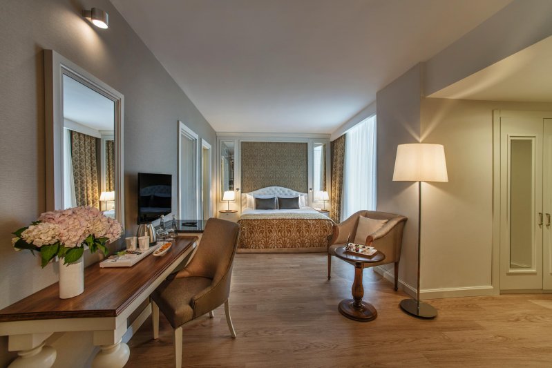 Antalya utazás Aska Lara