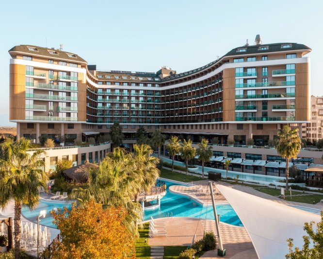 Antalya utazás Aska Lara