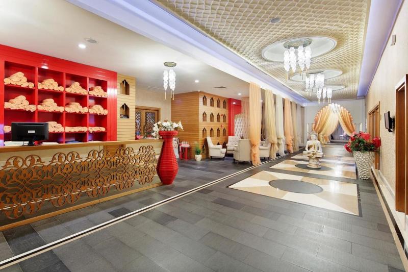 Diamond Excellence Resort Spa Side