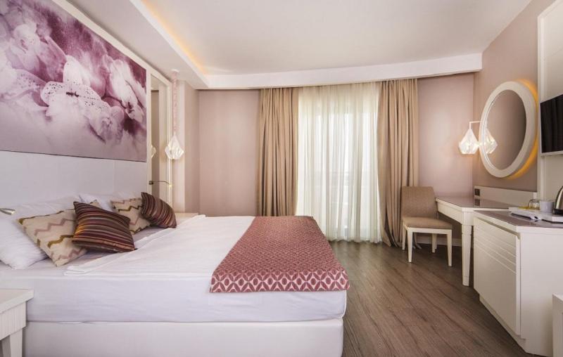Diamond Premium Hotel & Spa Side