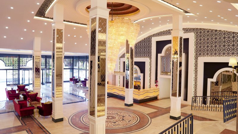 Dream World Palace Side
