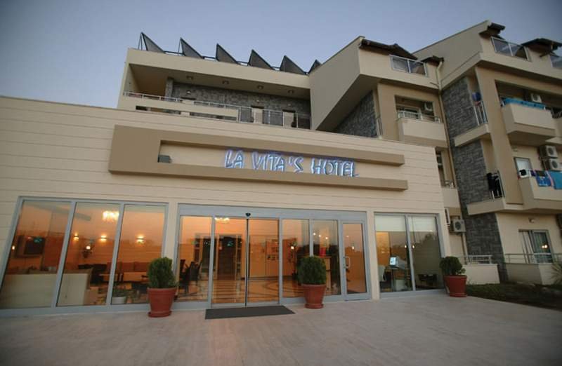 Lavitas Hotel Side