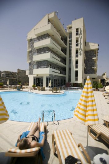 Lavitas Hotel Side