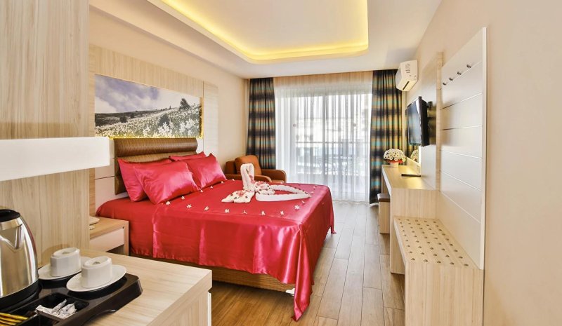 Alanya utazás Oji Beach Hotel (ex. Opia Hotel)