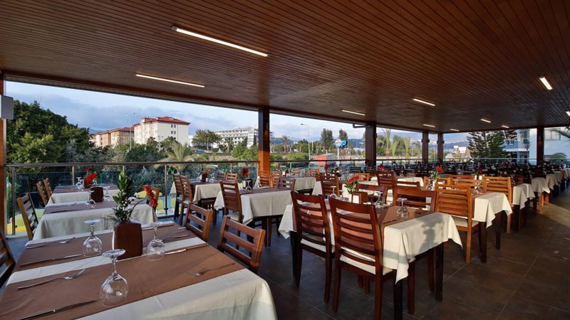Alanya utazás Oji Beach Hotel (ex. Opia Hotel)