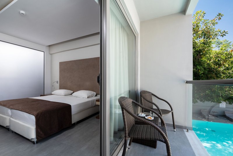 Rodosz utazás Oktober Downtown Boutique Hotel