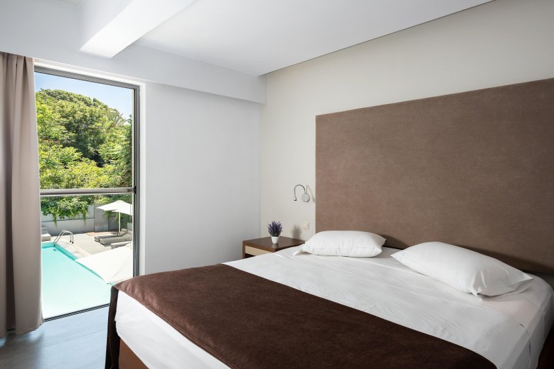 Rodosz utazás Oktober Downtown Boutique Hotel