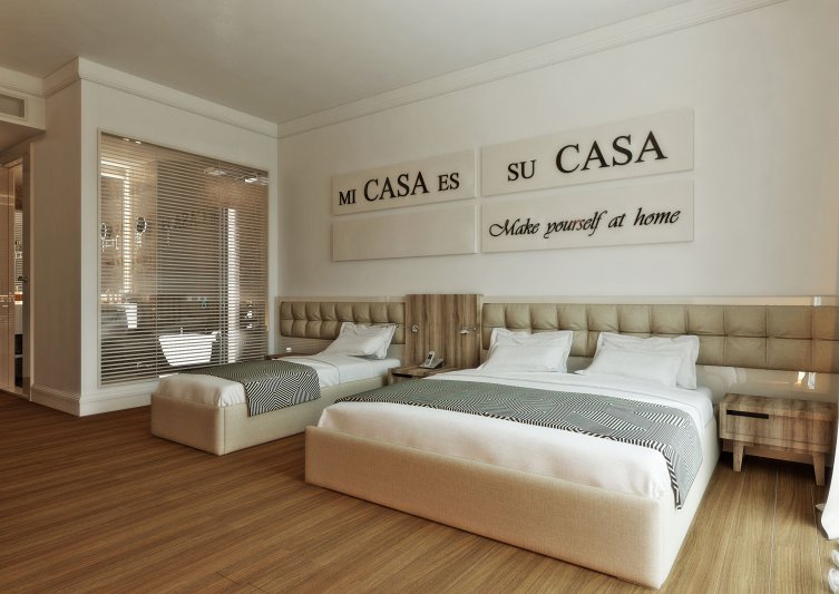 Orfeus Queen Spa Side