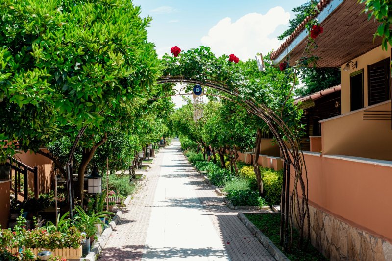 Ozlem Garden Side
