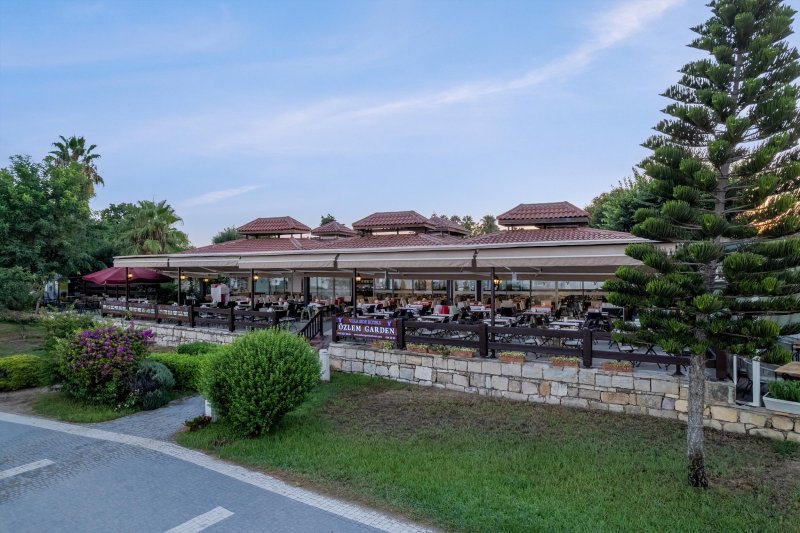 Ozlem Garden Side