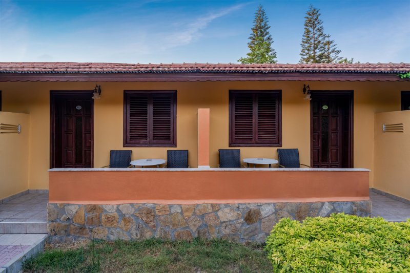 Ozlem Garden Side