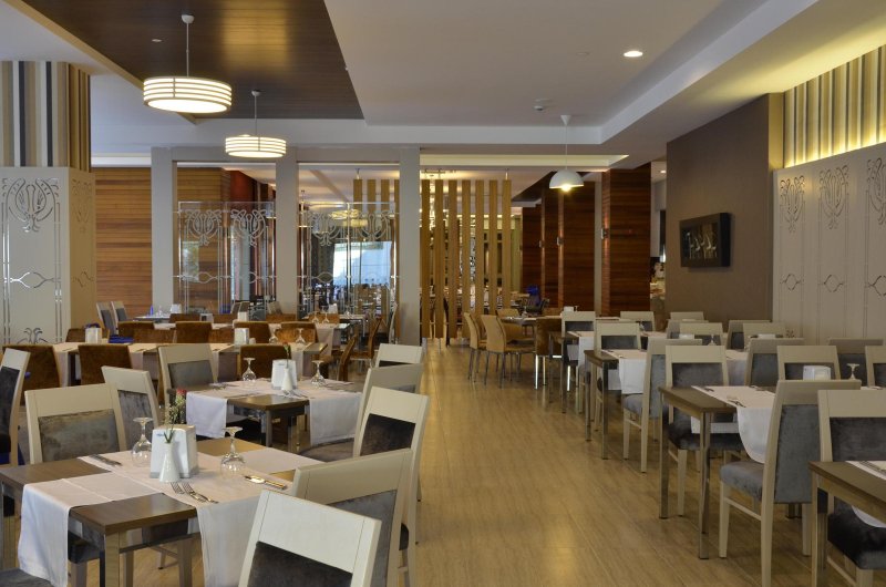 Side utazás Port Side Resort Hotel