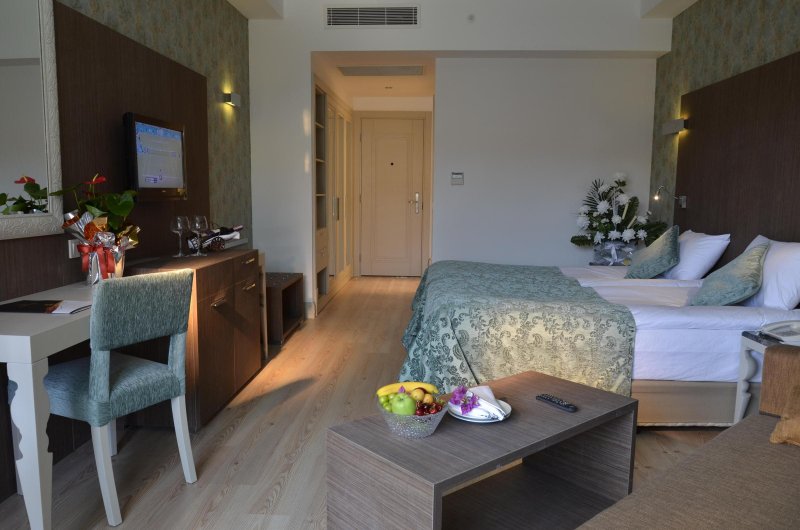 Side utazás Port Side Resort Hotel