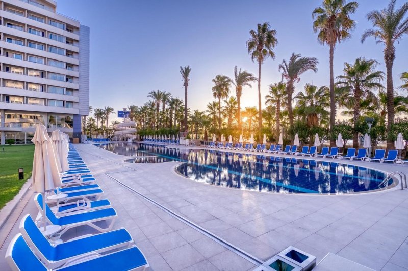 Antalya utazás Porto Bello