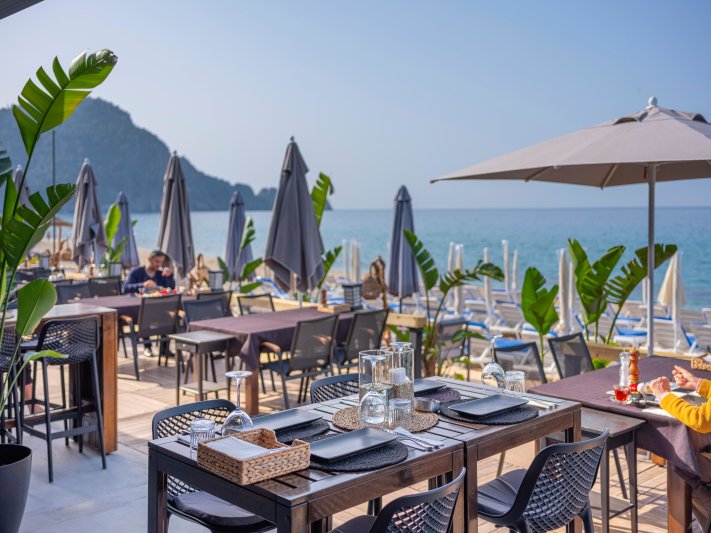 Alanya utazás Royalisa Palmiye Beach