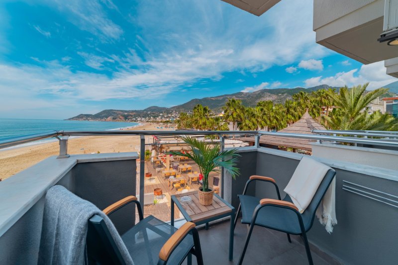 Alanya utazás Royalisa Palmiye Beach