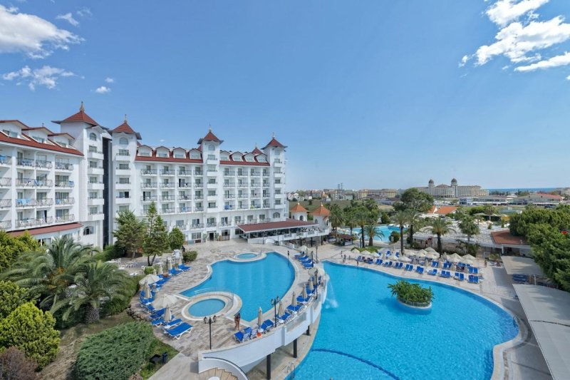 Serenis Hotel Side