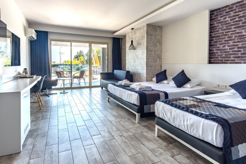 Alanya utazás White City Beach Hotel