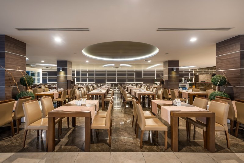 Alanya utazás White City Resort Hotel