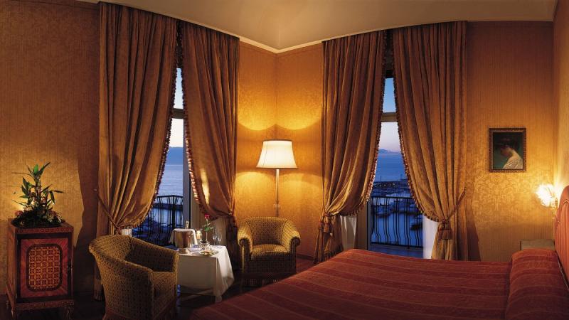 Nápoly Sorrento utazás Grand Hotel Vesuvio