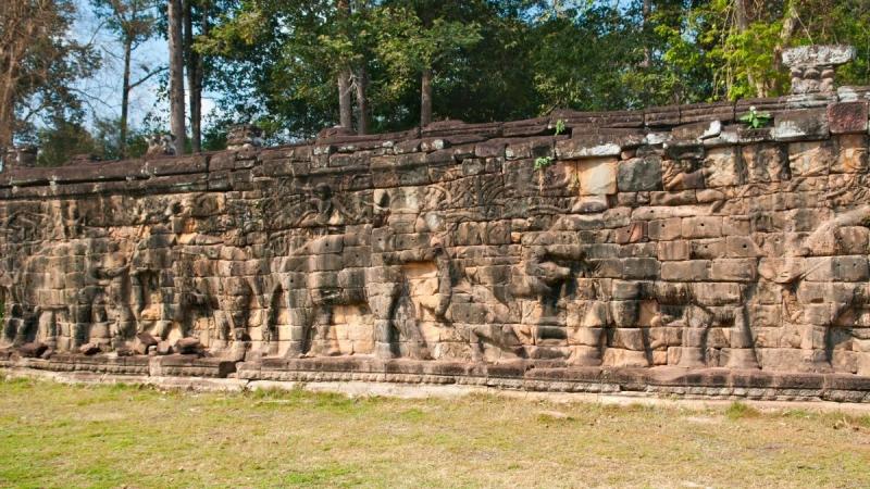 Thaiföld, Vietnám, Kambodzsa És Laosz - Indokína Legszebb Tájain