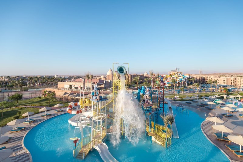 Hurghada utazás Pickalbatros Sea World Resort ex.: Aqua Blu Resort
